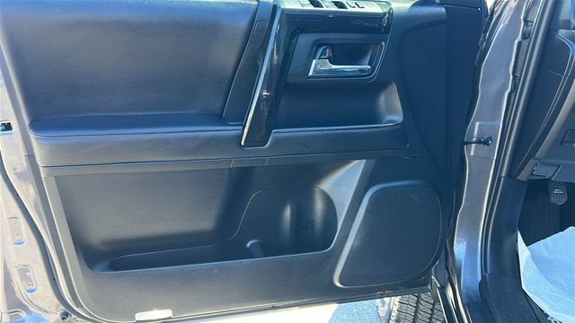 Used 2021 Toyota 4Runner TRD Off-Road Premium w/ Moonroof Package AWD/4WD image 16