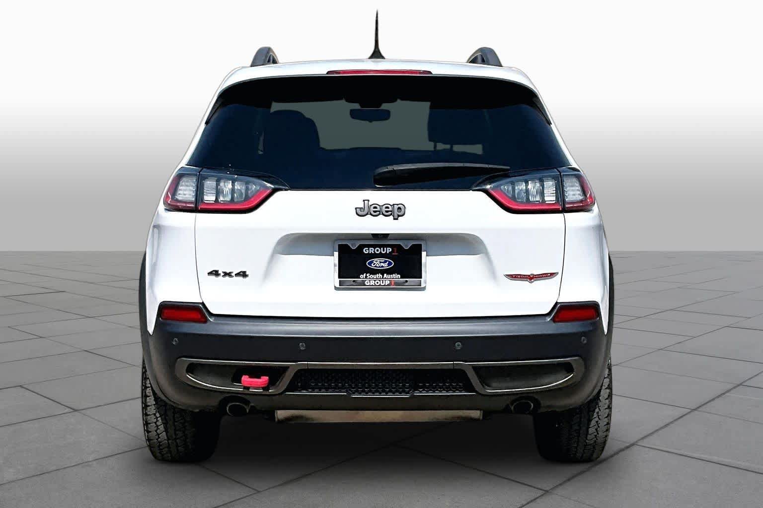 Used 2019 Jeep Cherokee Trailhawk w/ Cold Weather Group AWD/4WD image 8