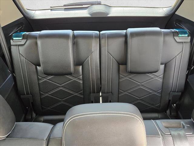 Used 2024 Volkswagen Atlas SE w/ Black Wheel Package FWD image 21