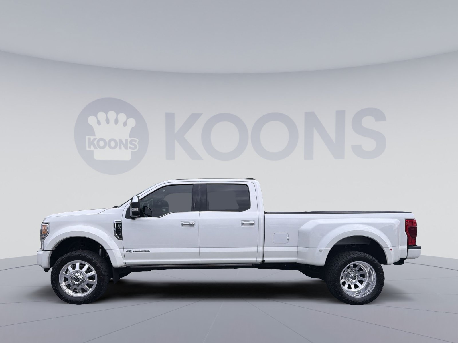 Certified 2022 Ford F450 Platinum w/ FX4 Off-Road Package AWD/4WD image 2