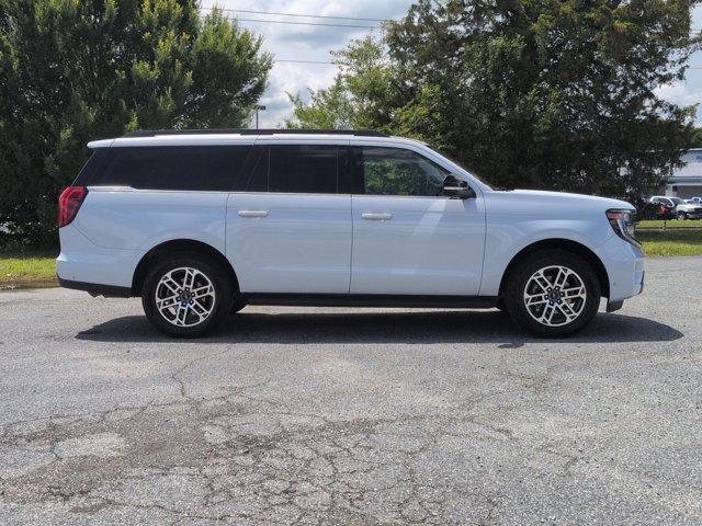 Certified 2025 Ford Expedition Max Active AWD/4WD image 3