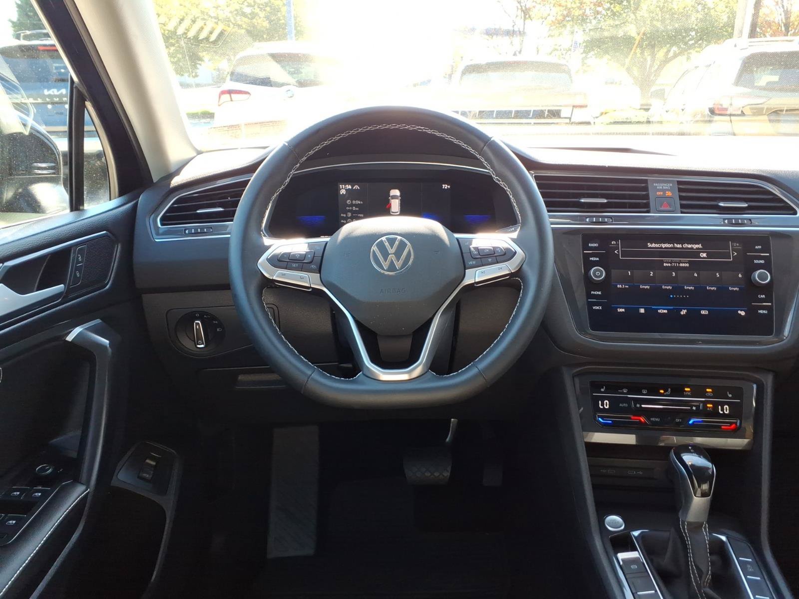 Used 2022 Volkswagen Tiguan SE AWD/4WD image 11