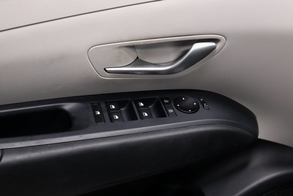 Used 2025 Hyundai Tucson SE image 21