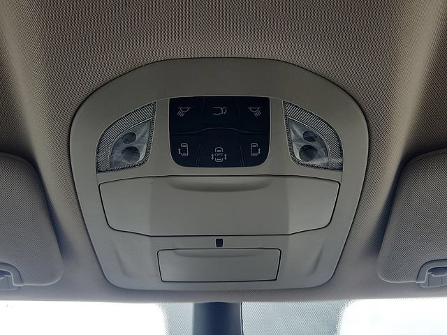 Used 2023 Chrysler Pacifica Touring-L FWD image 19