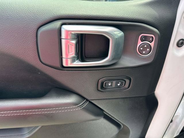 Used 2022 Jeep Wrangler Unlimited Sahara w/ Cold Weather Group AWD/4WD image 19