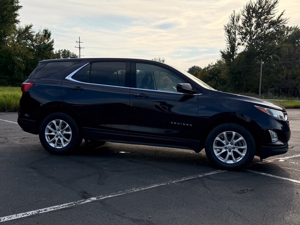 Used 2020 Chevrolet Equinox LT w/ Driver Convenience Package FWD image 3