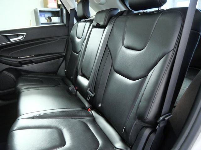 Certified 2020 Ford Edge Titanium AWD/4WD image 14