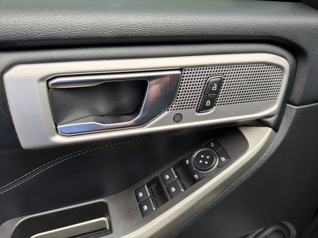 Certified 2022 Ford Explorer Limited RWD image 5