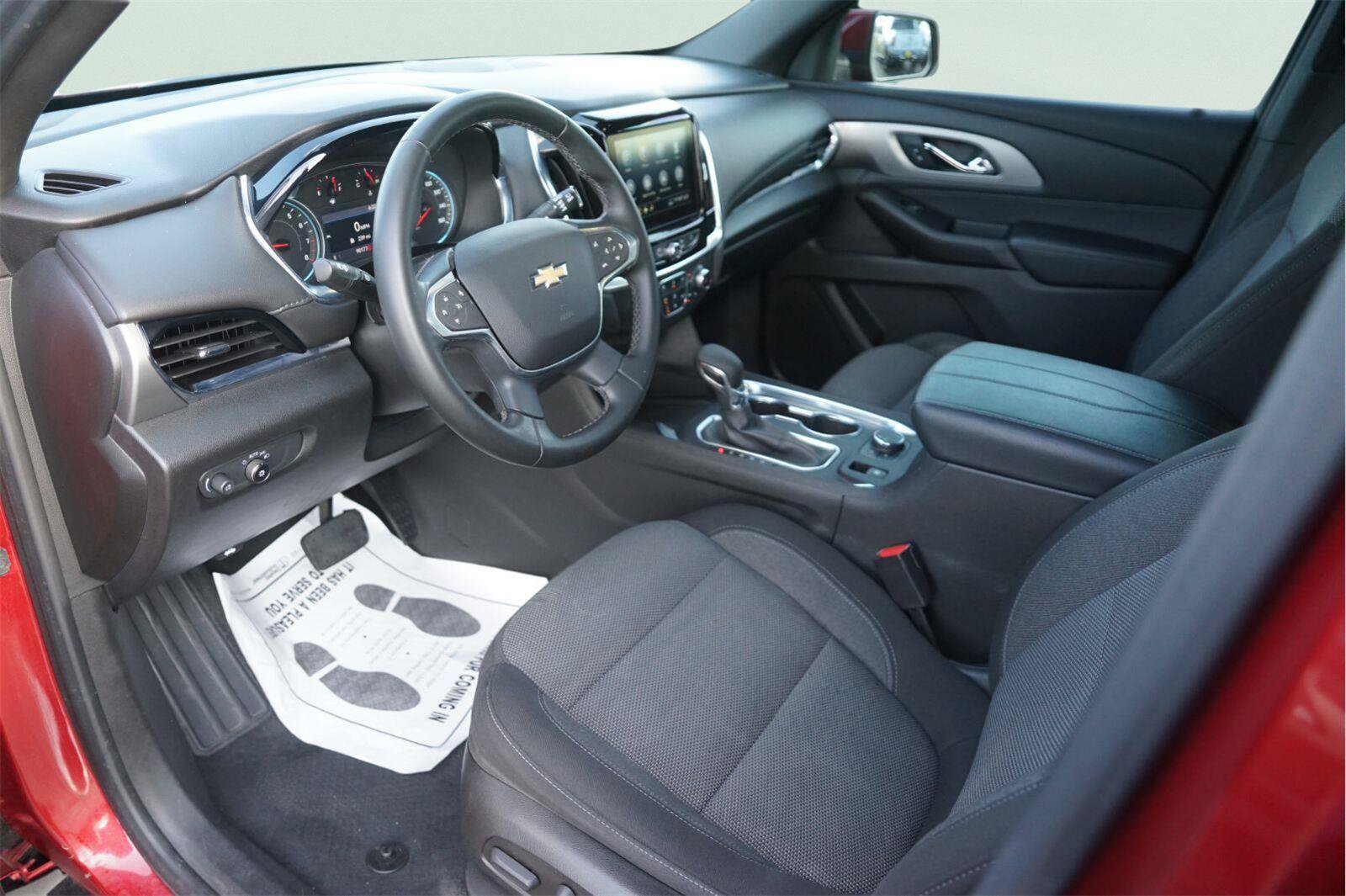 Used 2023 Chevrolet Traverse LT FWD image 8