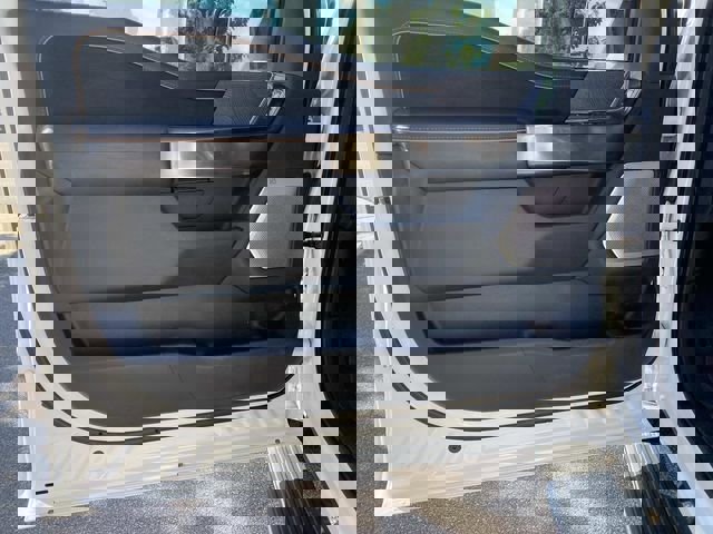 Certified 2022 Ford F150 Platinum w/ Equipment Group 701A High image 18