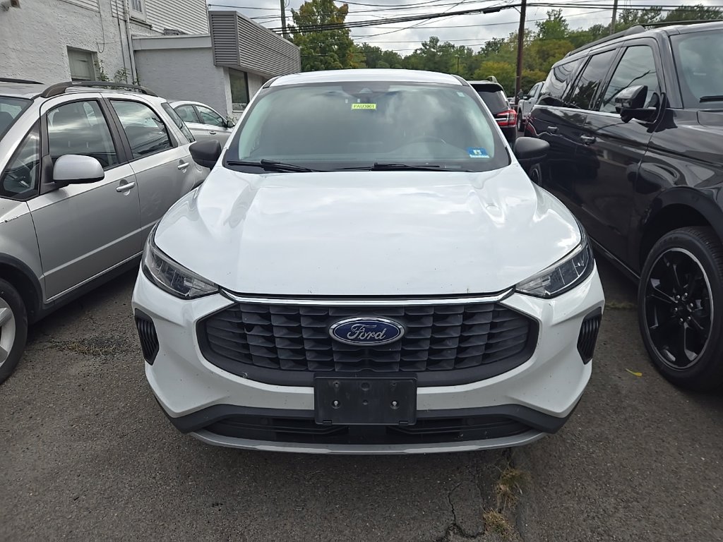Certified 2023 Ford Escape Active AWD/4WD image 2
