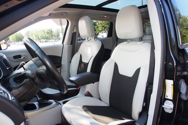 Used 2020 Jeep Compass Latitude FWD image 17