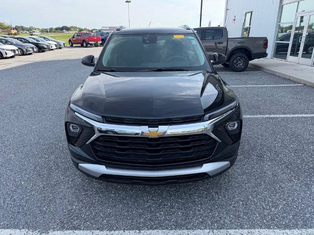 Used 2025 Chevrolet TrailBlazer LT AWD/4WD image 3