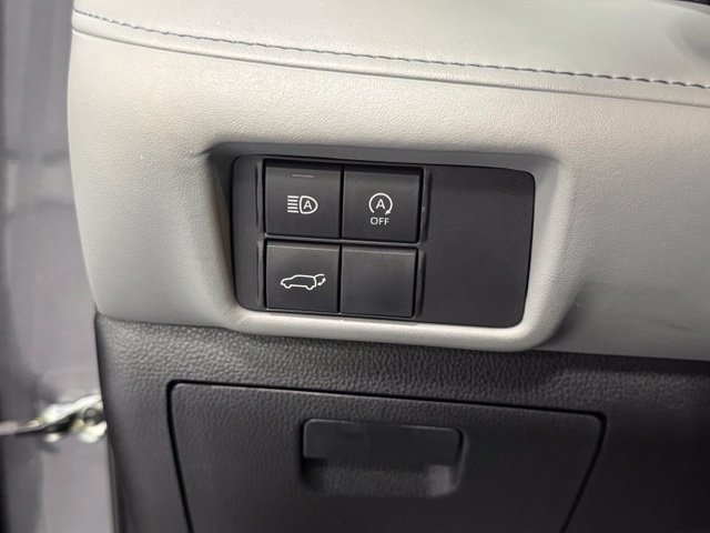 Used 2023 Toyota Highlander XLE FWD image 15