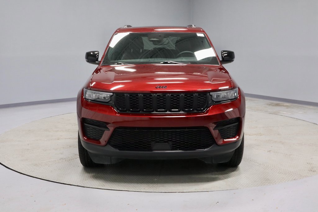 Used 2024 Jeep Grand Cherokee Altitude image 8