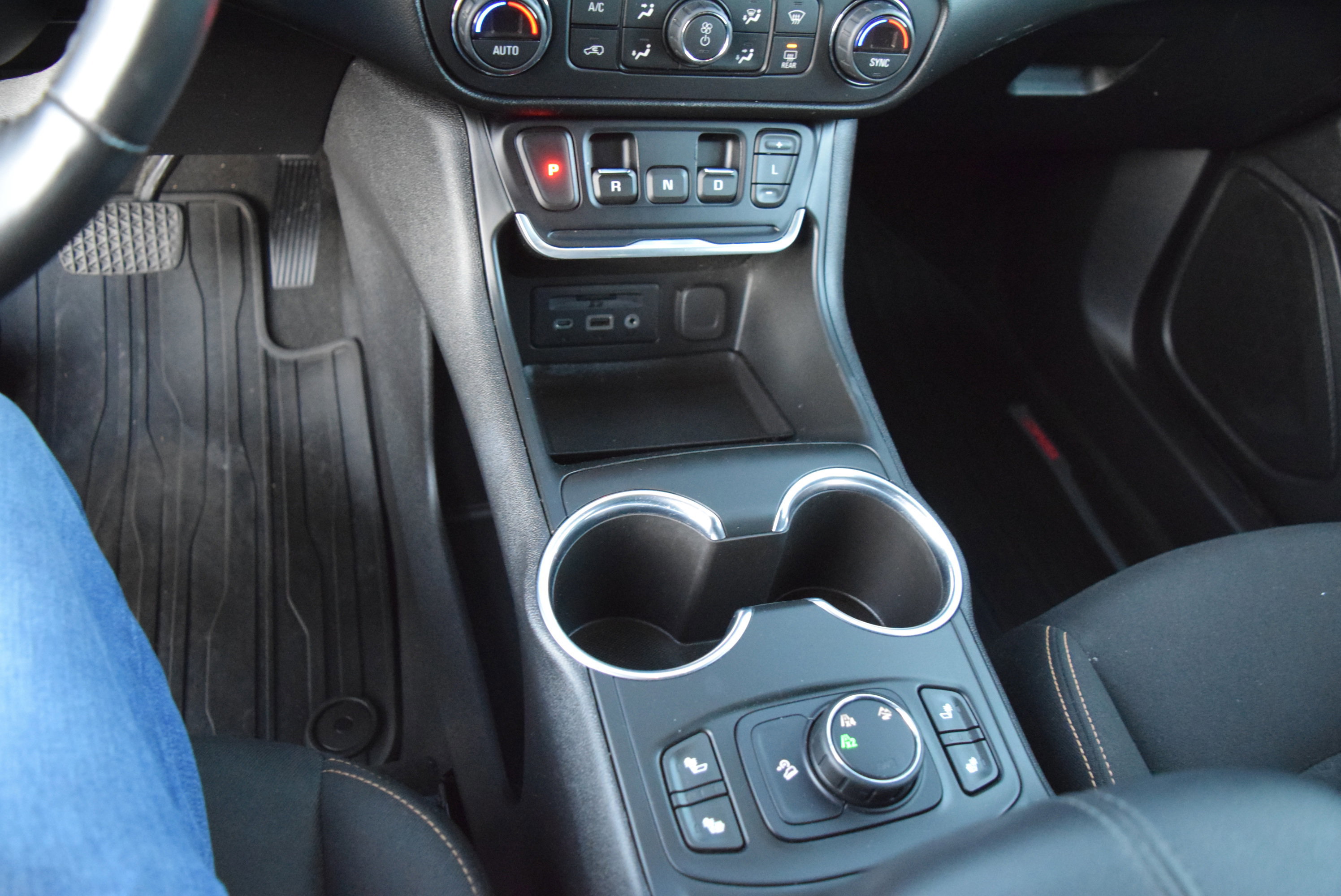 Used 2018 GMC Terrain SLE w/ Driver Convenience Package image 12