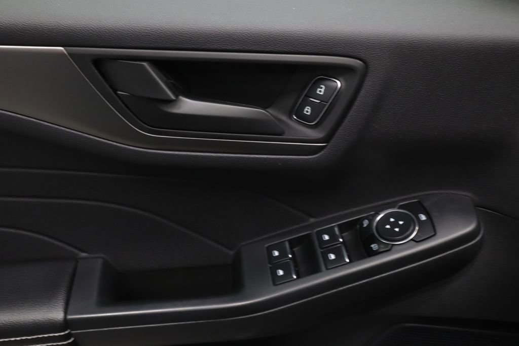 Certified 2023 Ford Escape Active AWD/4WD image 23