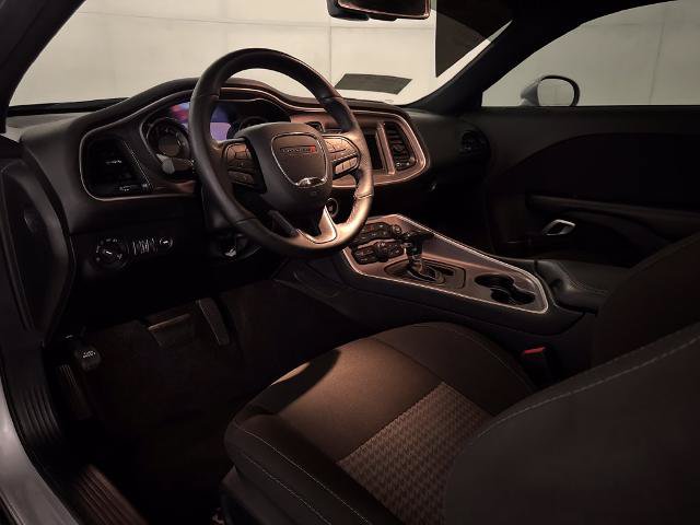 Used 2022 Dodge Challenger GT RWD image 6