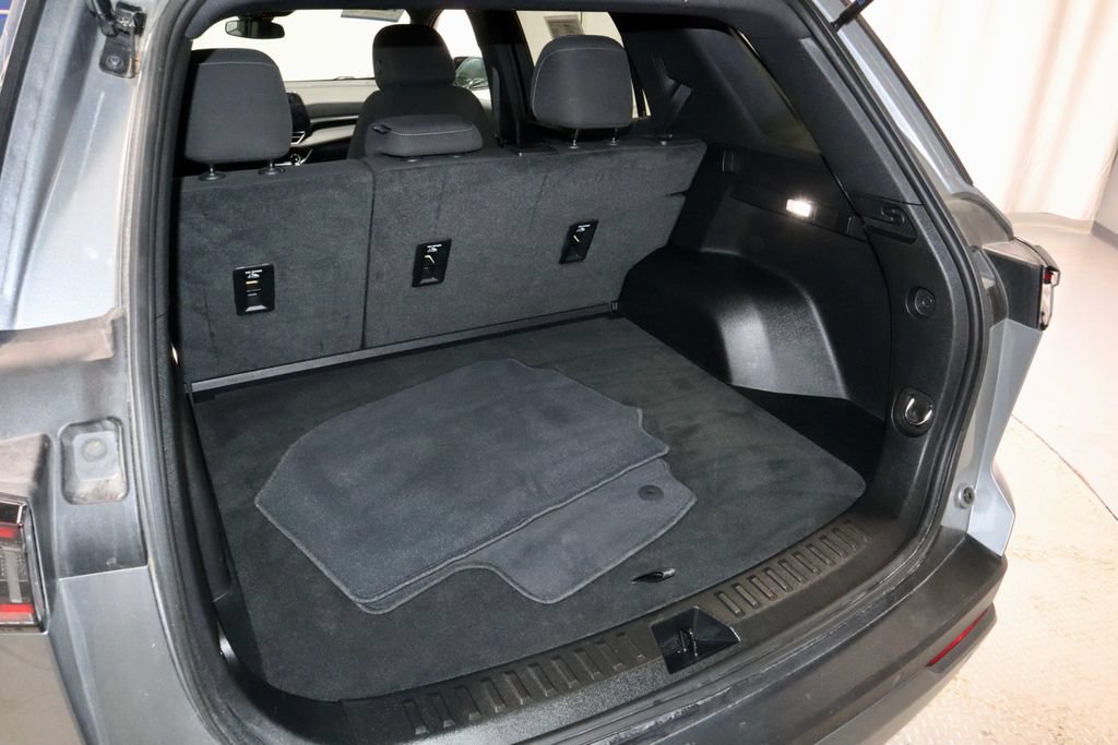 Used 2025 Chevrolet Equinox LT FWD image 13