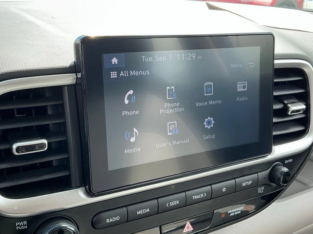 Used 2025 Hyundai Venue SEL FWD image 32