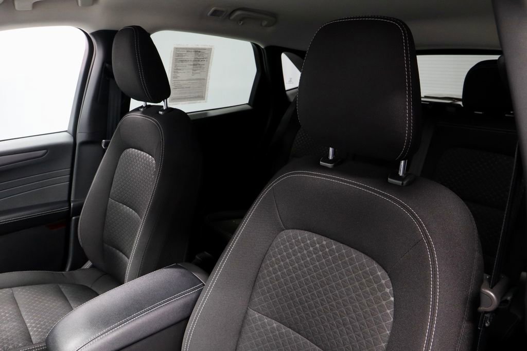 Certified 2025 Ford Escape Active AWD/4WD image 25