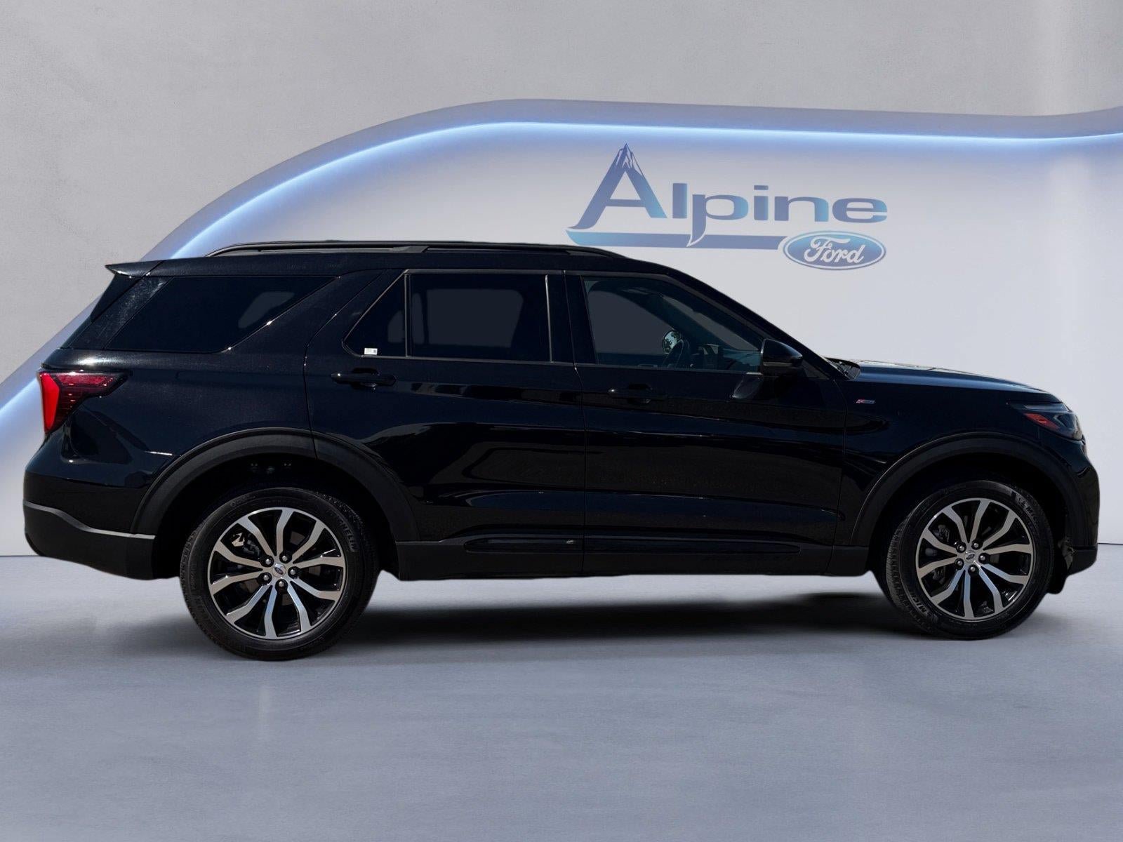 Certified 2025 Ford Explorer ST-Line AWD/4WD image 6