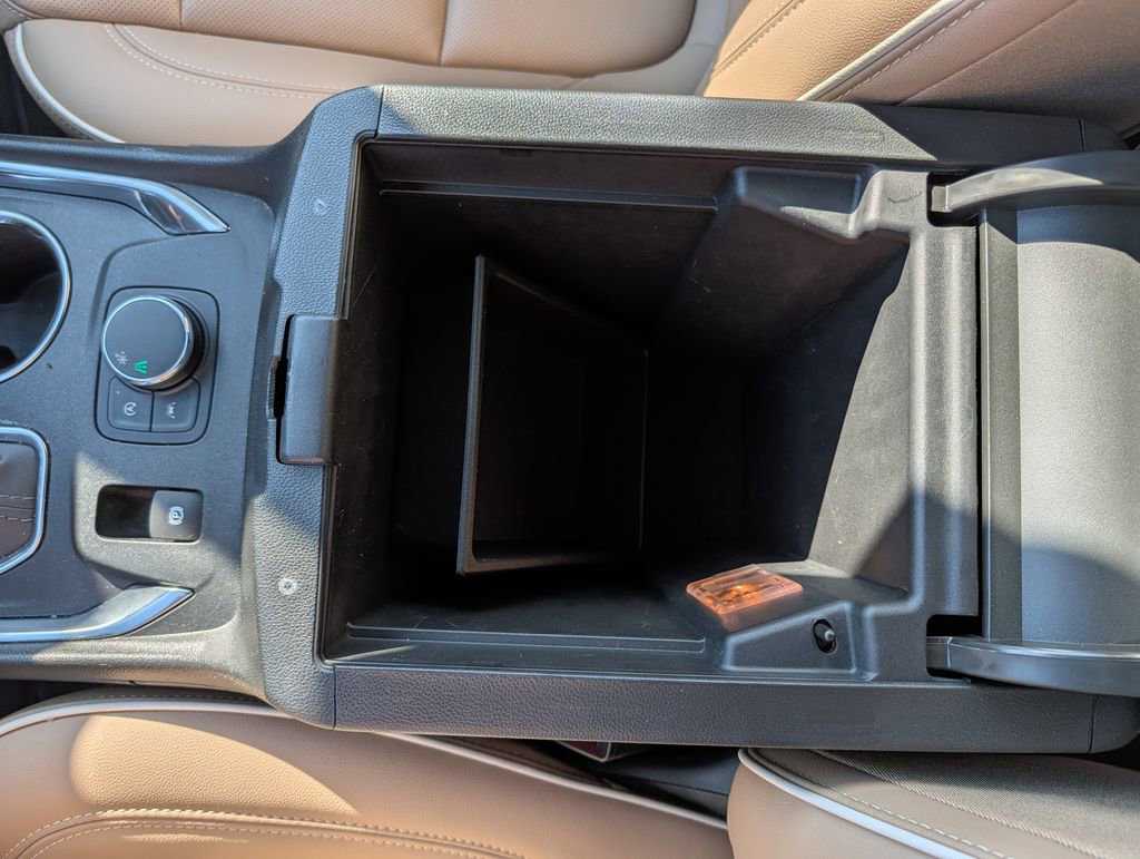Used 2023 Chevrolet Traverse Premier FWD image 15