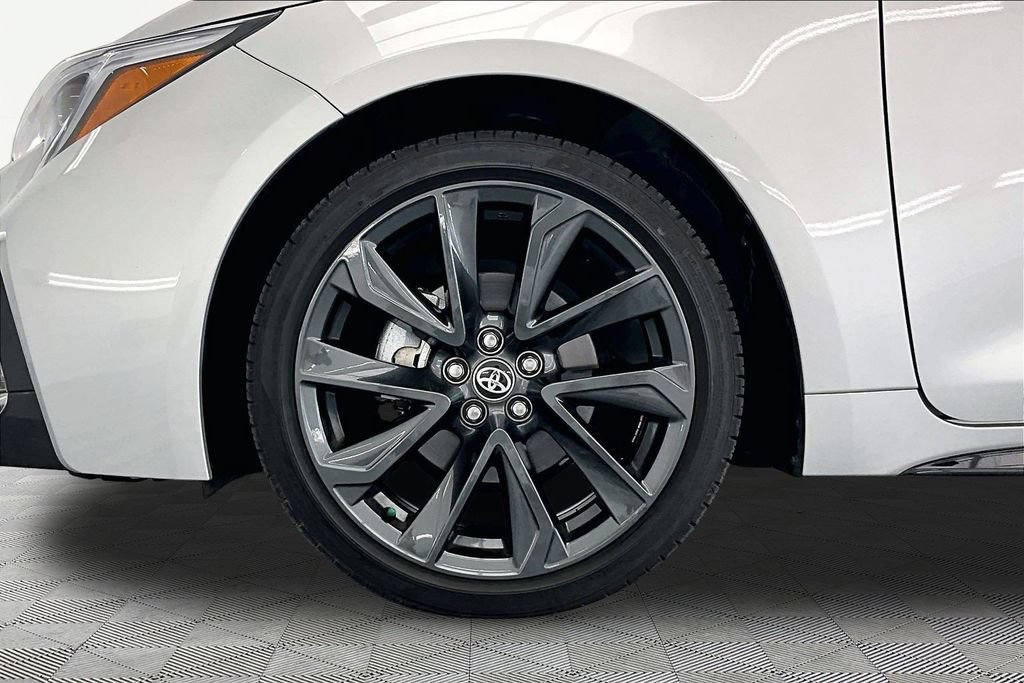 Used 2025 Toyota Corolla SE FWD image 9