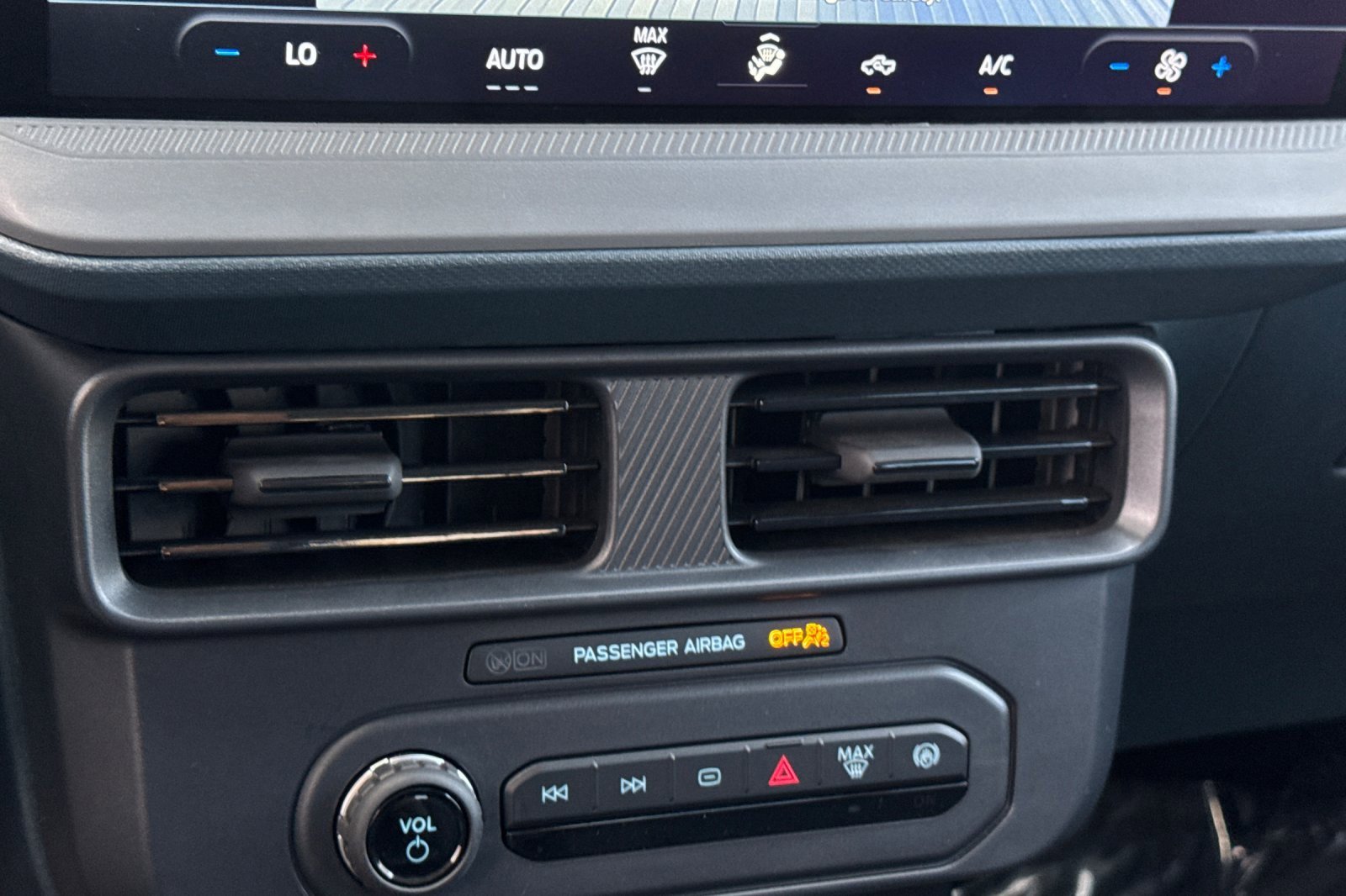 Certified 2025 Ford Maverick XL w/ Equipment Group 101A image 18