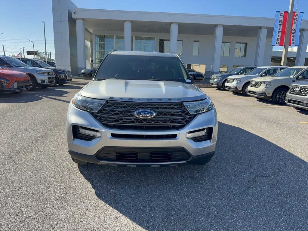 Certified 2022 Ford Explorer XLT w/ Equipment Group 202A image 3