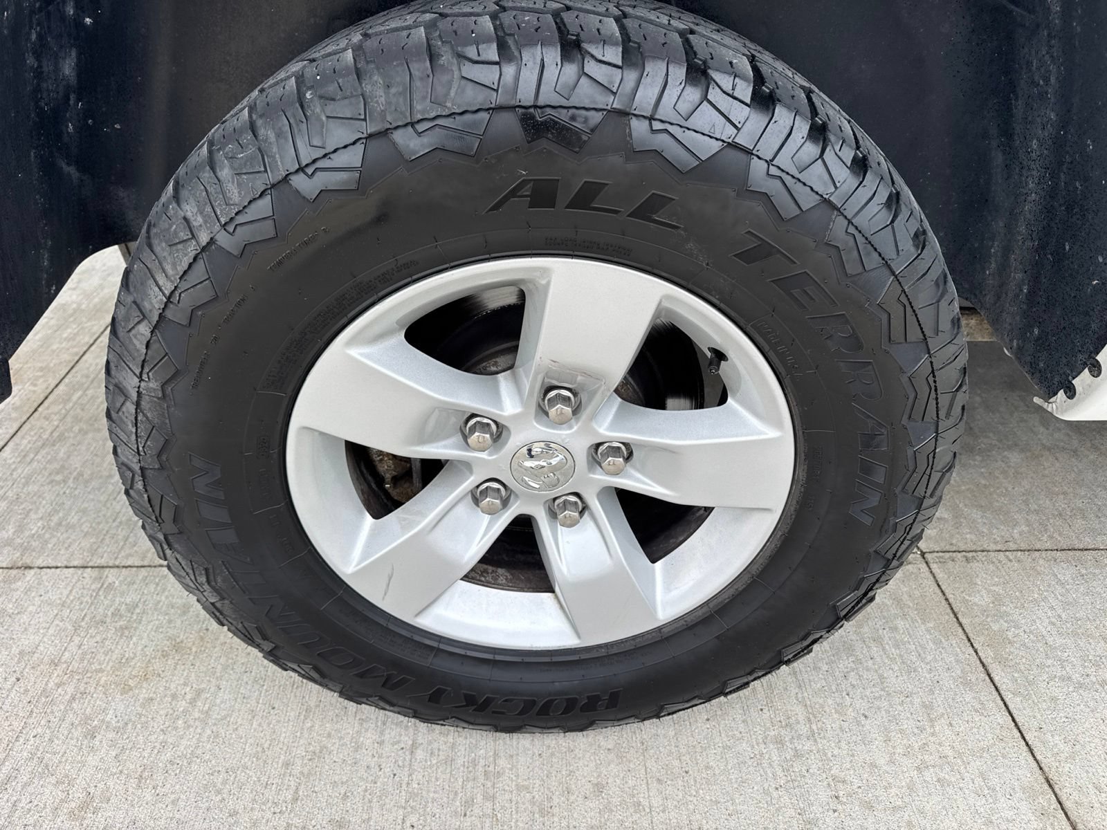 Used 2018 RAM 1500 ST w/ SXT Appearance Group AWD/4WD image 13