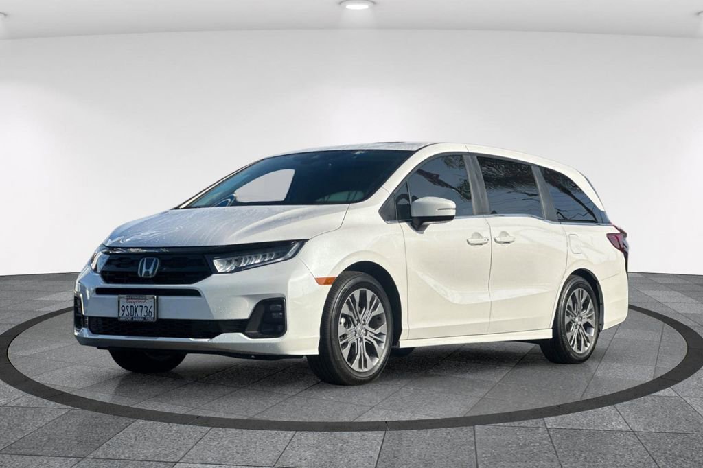 Used 2025 Honda Odyssey Touring image 8