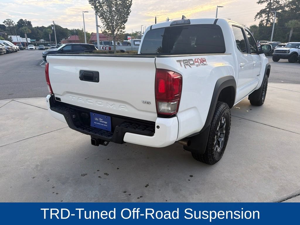 Used 2017 Toyota Tacoma TRD Off-Road AWD/4WD image 10