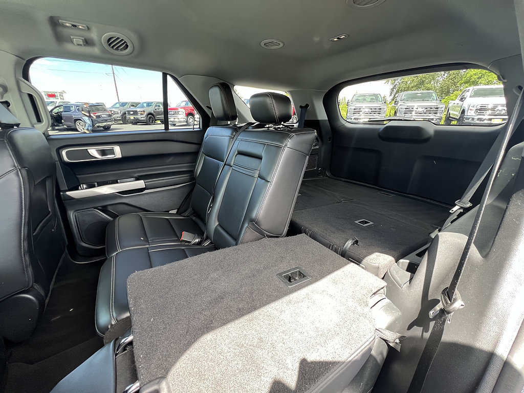 Certified 2023 Ford Explorer XLT w/ Equipment Group 202A AWD/4WD image 37