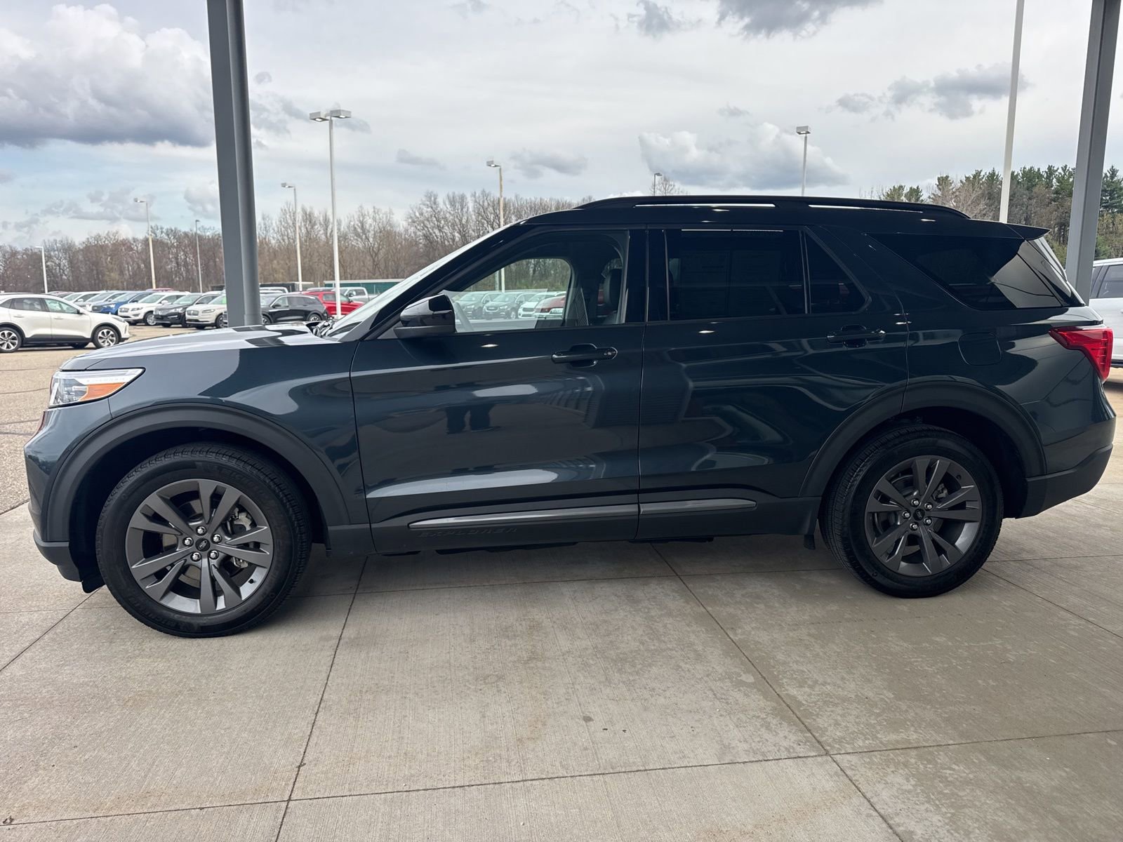 Certified 2023 Ford Explorer XLT w/ Equipment Group 202A image 7