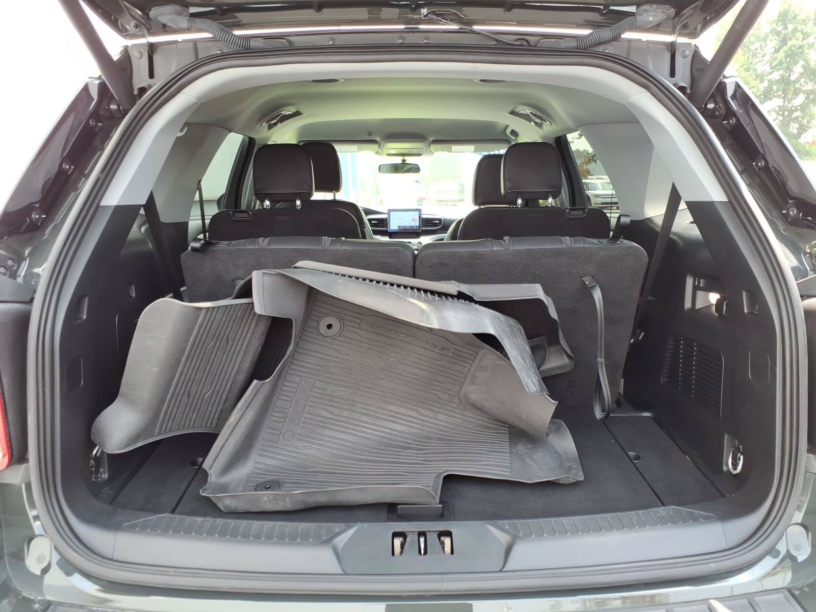 Certified 2023 Ford Explorer XLT w/ Equipment Group 202A AWD/4WD image 8