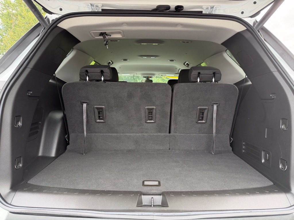 Used 2021 Chevrolet Traverse LT FWD image 41