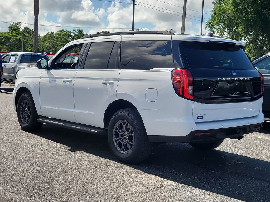 Certified 2025 Ford Expedition Active RWD image 3