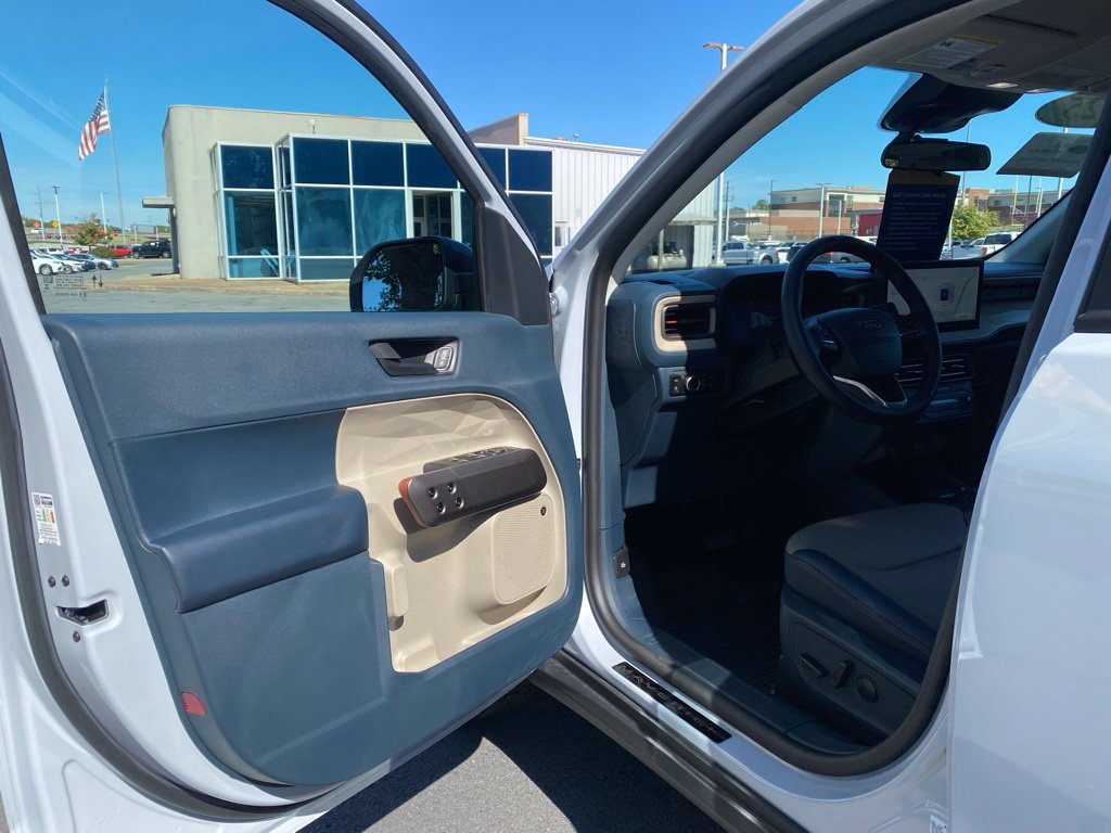 Certified 2025 Ford Maverick Lariat AWD/4WD image 9