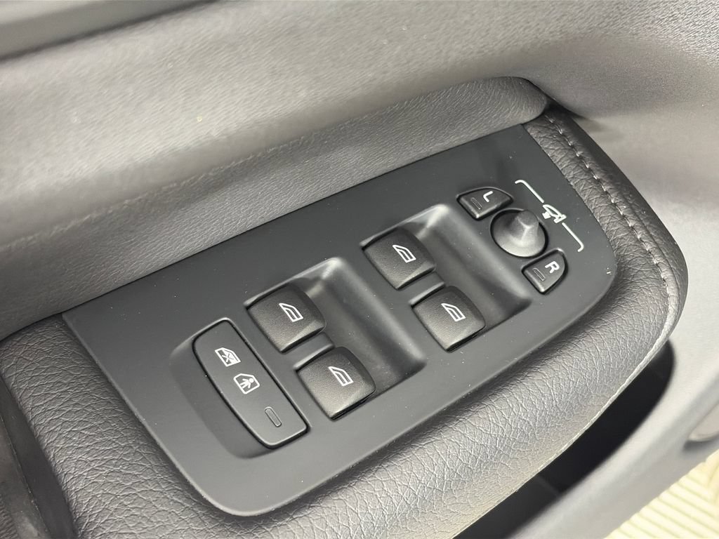 Used 2020 Volvo XC60 T6 Inscription AWD/4WD image 23
