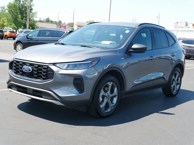 Certified 2025 Ford Escape ST-Line AWD/4WD image 2