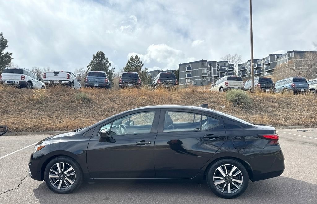 Used 2021 Nissan Versa SV image 2