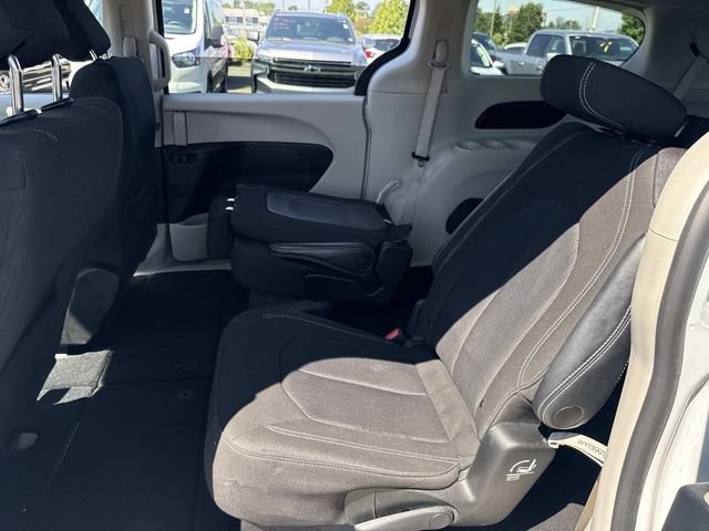 Used 2023 Chrysler Voyager LX FWD image 17