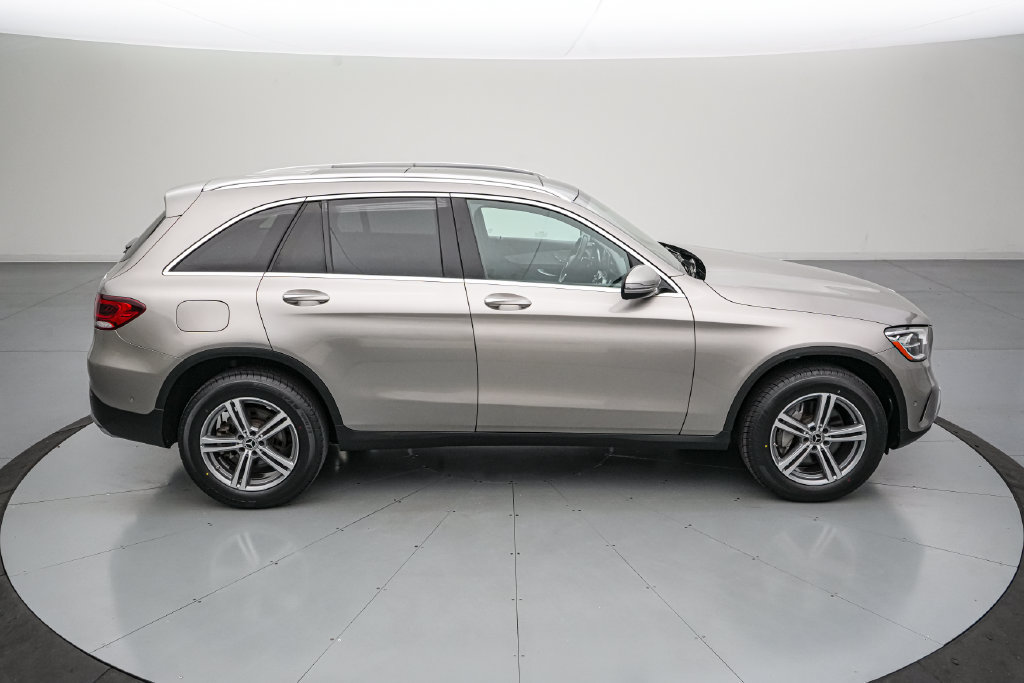 Used 2022 Mercedes-Benz GLC 300 4MATIC image 3