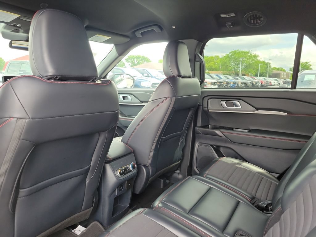 Certified 2025 Ford Explorer ST-Line w/ ST-Line Street Pack AWD/4WD image 16