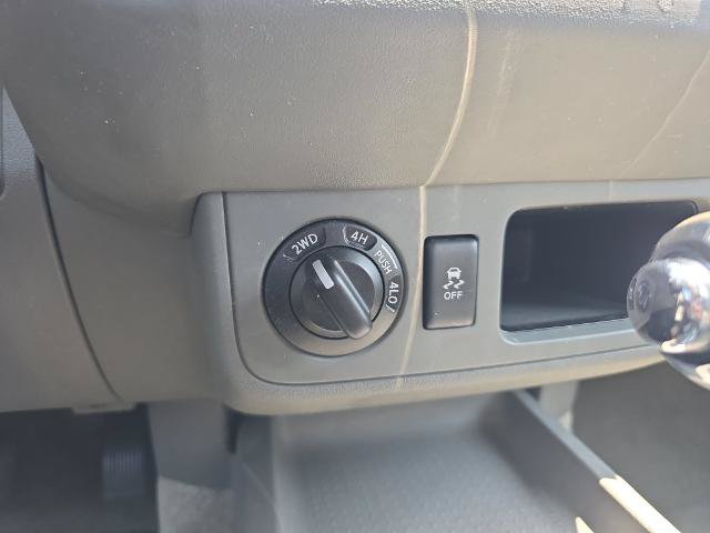Used 2017 Nissan Frontier SV AWD/4WD image 34
