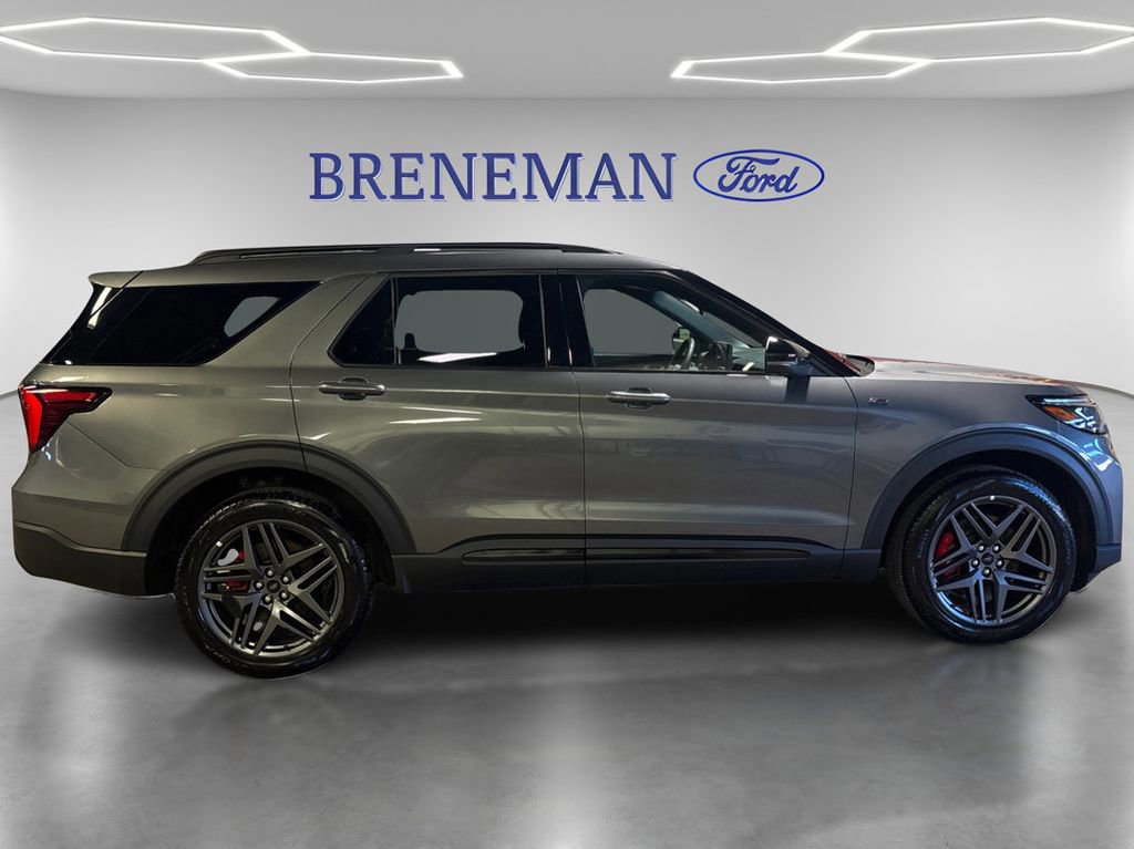 Certified 2025 Ford Explorer ST-Line w/ ST-Line Street Pack image 8