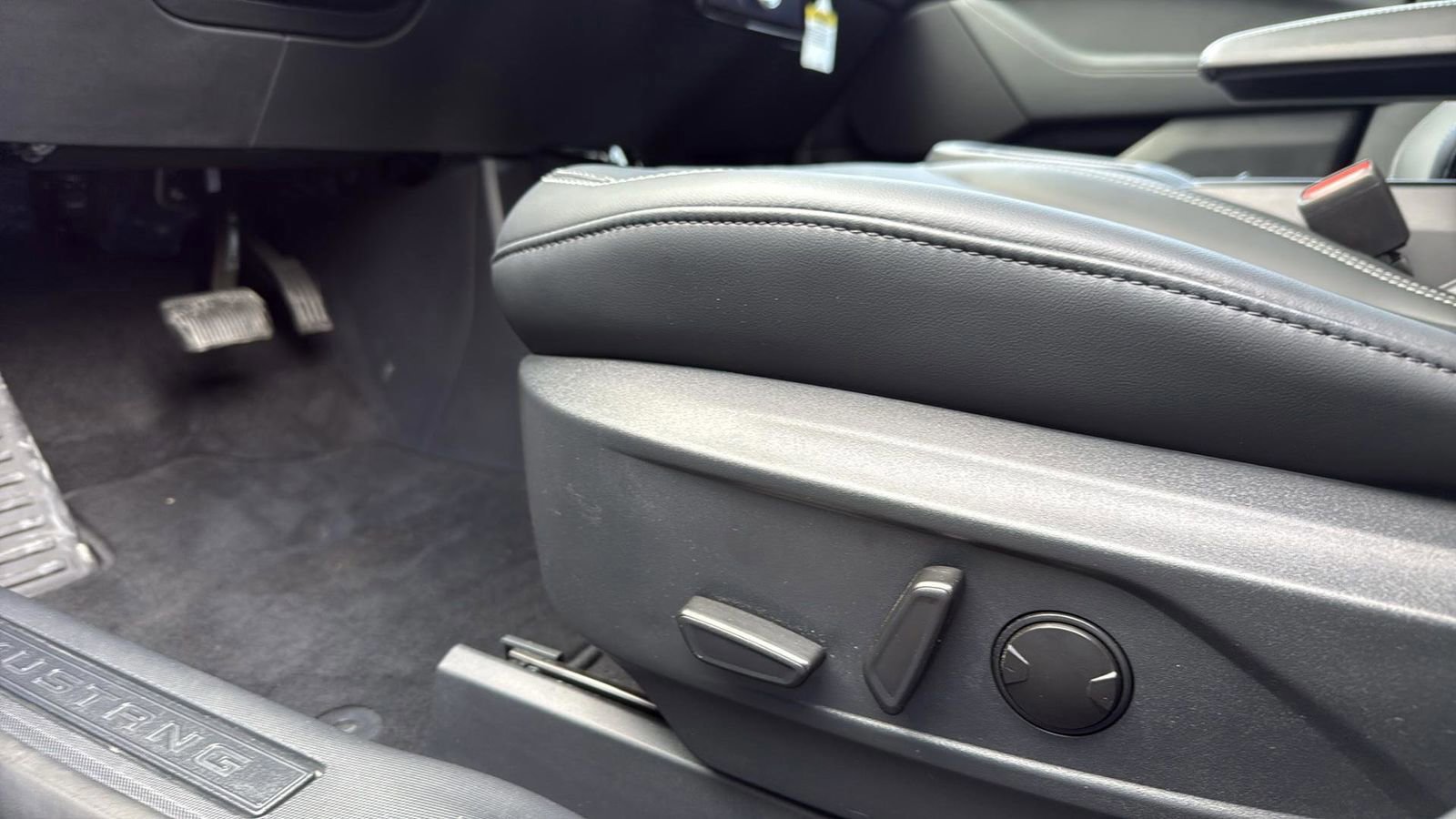 Certified 2025 Ford Mustang Mach-E Select image 11