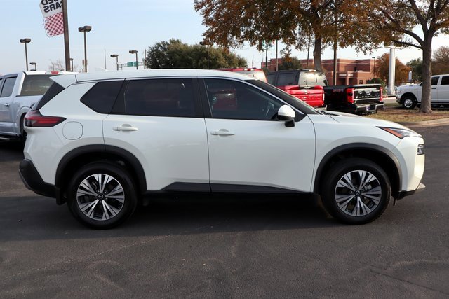 Used 2023 Nissan Rogue SV image 10