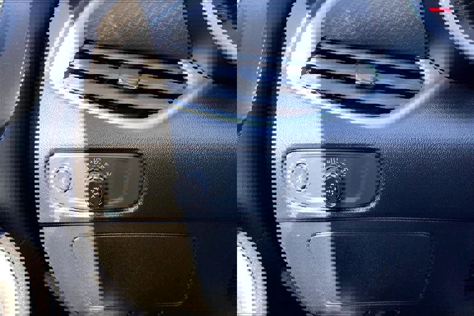 Used 2024 Chevrolet Malibu LS image 36